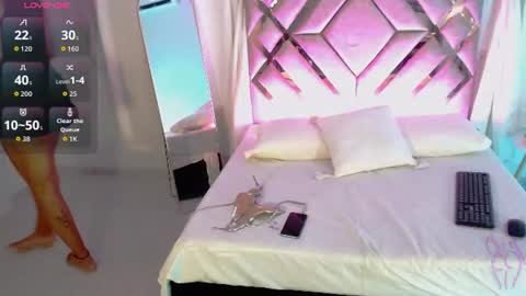 MilaMonroeXX online show from June 21, 2026, 2:25 am