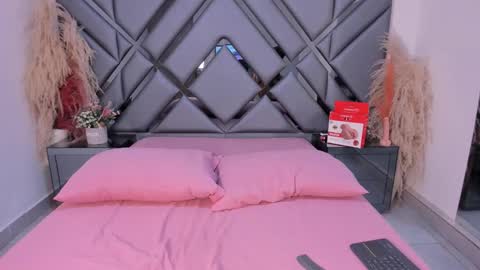 milan_lewiss online show from September 11, 2025, 11:43 am