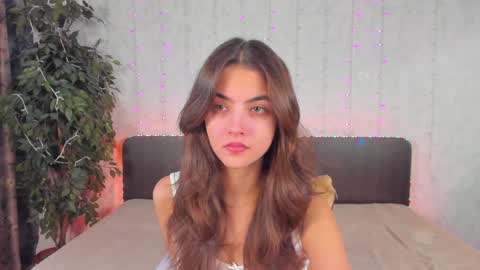 Snapshot of milana_crystal_ chatting on December 2, 2024, 8:09 am Milana online show from December 2, 2024, 8:09 am