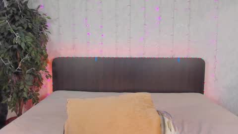 Snapshot of milana_crystal_ chatting on December 3, 2024, 11:11 am Milana online show from December 3, 2024, 11:11 am