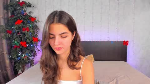 Snapshot of milana_crystal_ chatting on December 20, 2024, 8:17 am Milana online show from December 20, 2024, 8:17 am