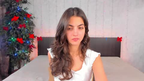 Snapshot of milana_crystal_ chatting on December 24, 2024, 8:11 am Milana online show from December 24, 2024, 8:11 am
