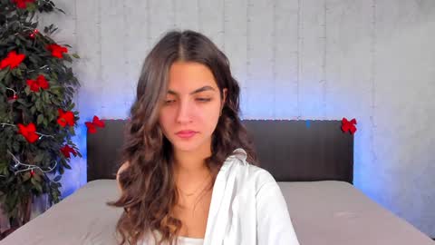 Snapshot of milana_crystal_ chatting on January 19, 2025, 8:18 am Milana online show from January 19, 2025, 8:18 am
