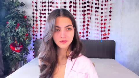 Snapshot of milana_crystal_ chatting on February 7, 2025, 8:22 am Milana online show from February 7, 2025, 8:22 am
