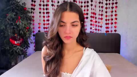 Snapshot of milana_crystal_ chatting on February 20, 2025, 8:17 am Milana online show from February 20, 2025, 8:17 am