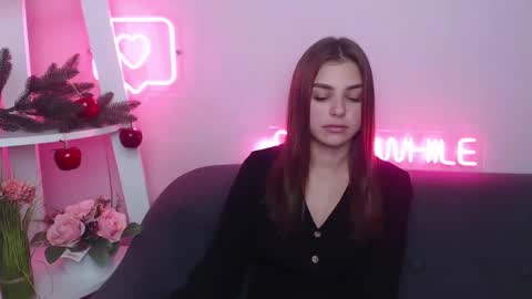 milanaangelas online show from January 5, 2025, 10:43 am