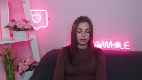 milanaangelas online show from January 7, 2025, 10:54 am