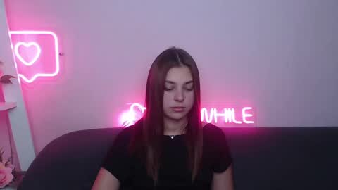 milanaangelas online show from February 10, 2025, 10:53 am
