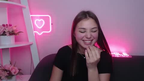 milanaangelas online show from February 14, 2025, 11:10 am