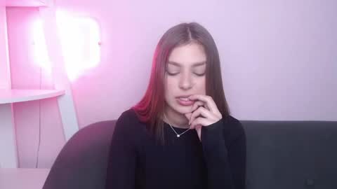 milanaangelas online show from April 12, 2026, 4:50 am