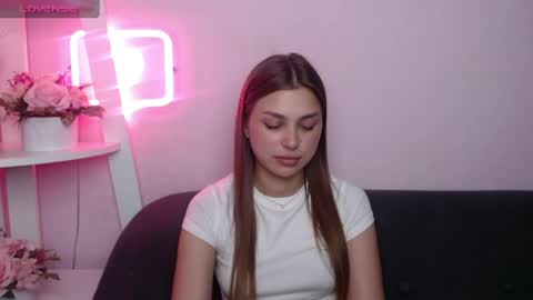 Snapshot of milanaangelas chatting on May 26, 2026, 8:05 pm milanaangelas online show from May 26, 2026, 8:05 pm