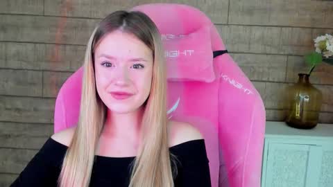 Snapshot of milanabalmain chatting on October 18, 2025, 4:26 am MilanaBalmain online show from October 18, 2025, 4:26 am