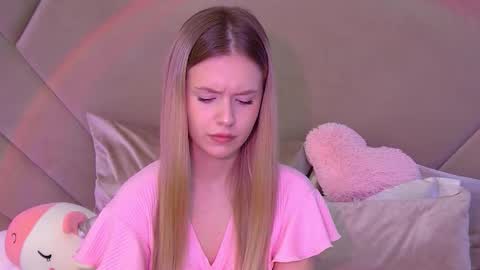 Snapshot of milanabalmain chatting on October 21, 2025, 4:08 pm MilanaBalmain online show from October 21, 2025, 4:08 pm