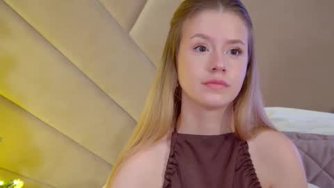 MilanaBalmain online show from December 23, 2025, 5:27 am