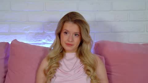 MilanaBalmain online show from April 11, 2026, 4:28 am