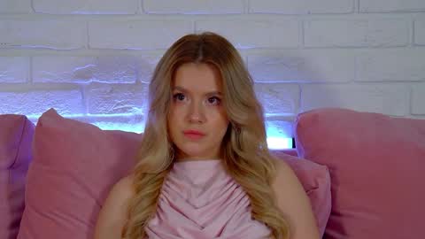 MilanaBalmain online show from April 11, 2026, 7:45 am