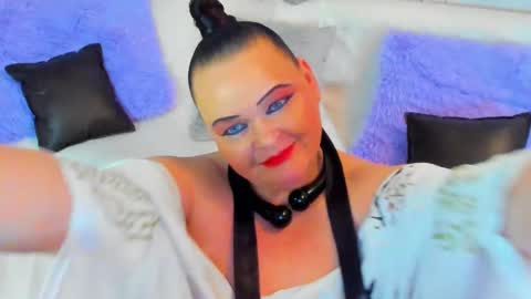 Lana online show from February 17, 2025, 3:42 pm