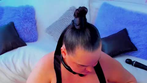 Lana online show from February 24, 2025, 6:49 am