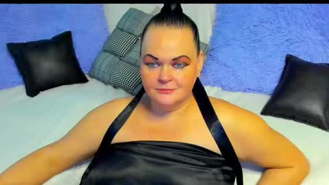 Lana online show from November 8, 2025, 6:13 am