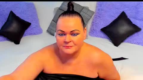 Lana online show from November 30, 2025, 7:45 am