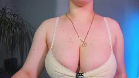 Snapshot of milanabrittt chatting on July 2, 2026, 10:05 pm Milana online show from July 2, 2026, 10:05 pm