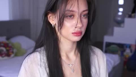 Milana online show from November 13, 2025, 5:39 am