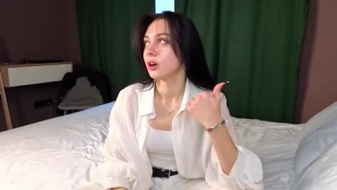 Milana online show from November 21, 2025, 5:17 am