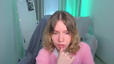 Milaray online show from June 24, 2026, 5:28 am