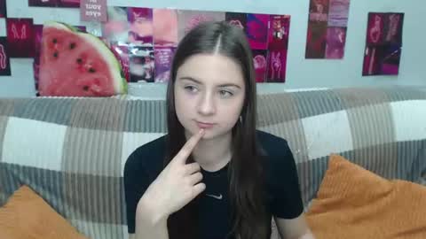 Snapshot of milanaroz chatting on July 2, 2026, 4:40 am milanaroz online show from July 2, 2026, 4:40 am