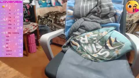 Luna-- link in bio online show from October 10, 2025, 4:06 pm