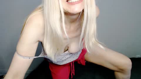 Milena online show from February 7, 2025, 7:29 am