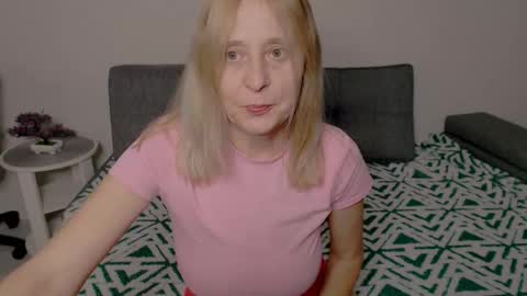 Milena online show from November 21, 2025, 3:11 pm