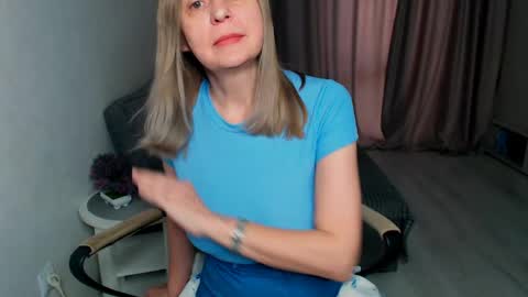 Milena online show from April 23, 2026, 7:52 am