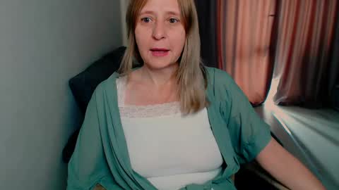 Milena online show from June 2, 2026, 5:31 am