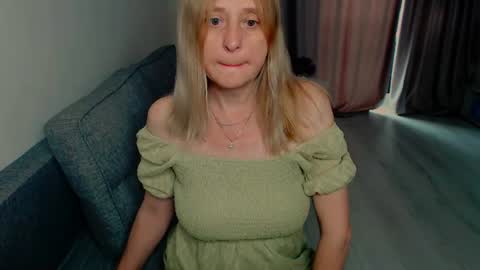 Milena online show from June 23, 2026, 7:50 am