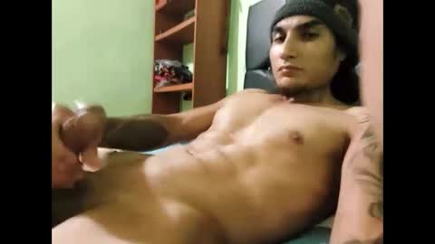 Snapshot of milanflores chatting on October 18, 2025, 6:16 am milanflores online show from October 18, 2025, 6:16 am