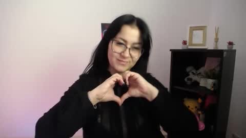 Snapshot of milania_milaa chatting on October 22, 2025, 8:03 am milania_milaa online show from October 22, 2025, 8:03 am