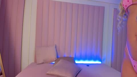 Snapshot of milaowens chatting on September 9, 2025, 10:48 am Sexy Mila online show from September 9, 2025, 10:48 am