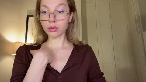 Mila online show from January 11, 2026, 3:28 pm