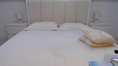 Milena online show from September 20, 2025, 4:57 am