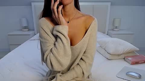 Milena online show from March 16, 2026, 5:35 am