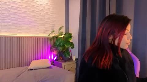 milena_lawson online show from December 2, 2025, 10:42 am