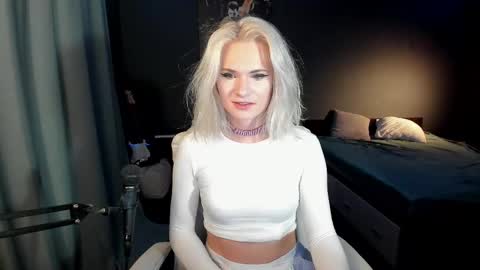 Snapshot of milena_marshmallows chatting on February 11, 2025, 1:20 am Milena online show from February 11, 2025, 1:20 am