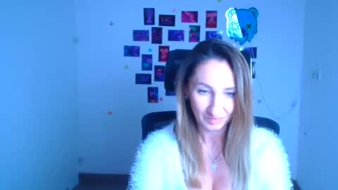 Snapshot of milena_sunny_ chatting on January 19, 2026, 12:31 pm Milena online show from January 19, 2026, 12:31 pm