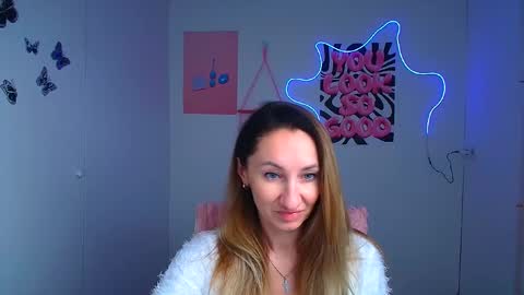 Snapshot of milena_sunny_ chatting on February 17, 2026, 12:23 pm Milena online show from February 17, 2026, 12:23 pm