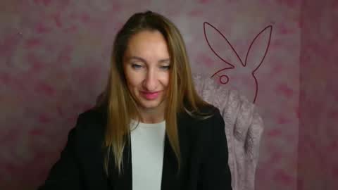 Milena online show from April 22, 2026, 5:43 am