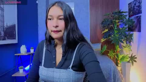 Snapshot of milenka_5 chatting on May 9, 2026, 8:36 pm Milenka online show from May 9, 2026, 8:36 pm