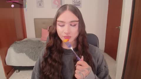 Miley online show from December 5, 2025, 3:09 pm