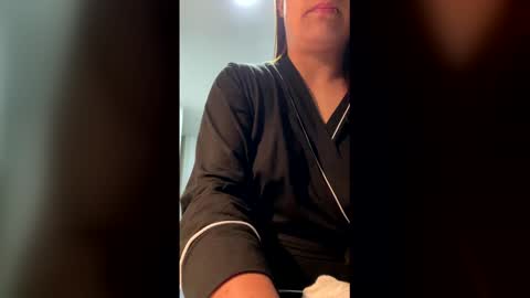 Snapshot of milf__pretty chatting on May 29, 2026, 10:35 am Melissa online show from May 29, 2026, 10:35 am