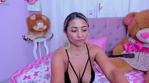 Antonella online show from May 14, 2026, 12:45 pm